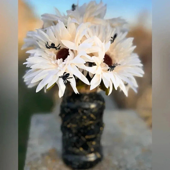 NEW SPIDER FAUX FLORAL ARRANGEMENT - Spooky Potion bottle arrangement - Picture 15 of 17